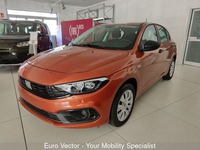 Nouvelle Fiat Tipo 131 ch (96 kW) 2025 Orange Citadine