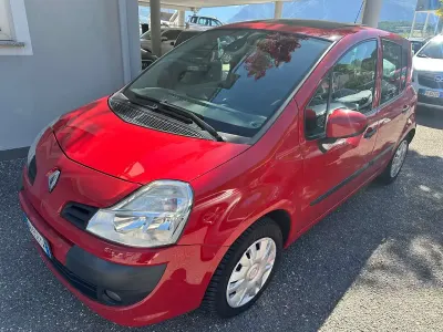 Usata Renault Modus Avantage 101 CV (74 kW) 2008 Hellrot Monovolume