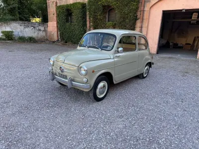 Usata Fiat 600D 33 CV (24 kW) 1964 Beige Utilitaria