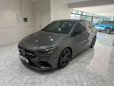 Usata Mercedes B180 Premium 116 CV (85 kW) 2019 Grigio Utilitaria