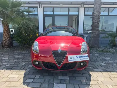 Usata Alfa Romeo Giulietta Super 120 CV (88 kW) 2016 Rosso Utilitaria