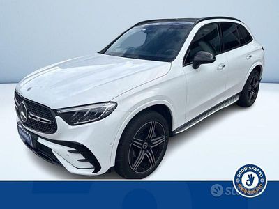 Usata Mercedes GLC300e Advanced 353 CV (259 kW) 2023 Bianco pastello SUV