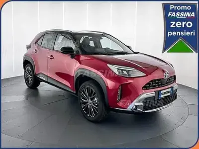 Usata Toyota Yaris Cross 116 CV (85 kW) 2022 Rosso/nero SUV