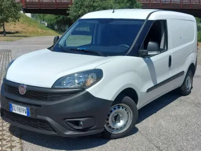 Usata Fiat Doblò Business 105 CV (77 kW) 2022 Bianco Monovolume