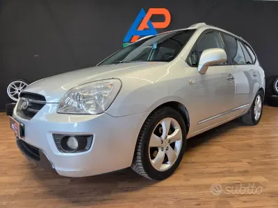 Usata Kia Carens EX 140 CV (102 kW) 2009 Grigio Monovolume