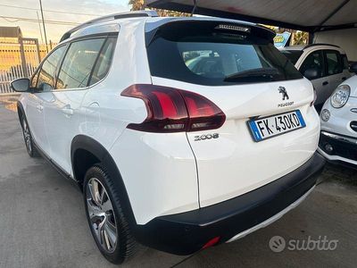 Usata Peugeot 2008 Allure 120 CV (88 kW) 2017 Bianco SUV