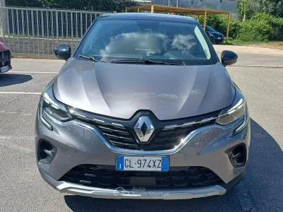 Usata Renault Captur Intens 94 CV (69 kW) 2023 Gray SUV