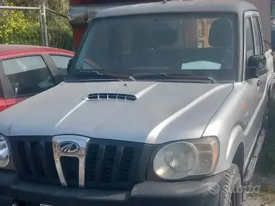 Usata Mahindra Goa 116 CV (85 kW) 2011 Grigio SUV