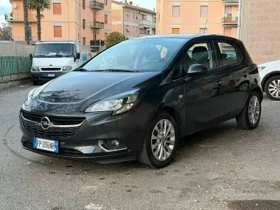 Usata Opel Corsa Innovation 90 CV (66 kW) 2018 Nero Utilitaria