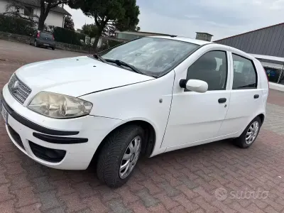 Usata Fiat Punto Classica 80 CV (58 kW) 2007 Bianco Utilitaria