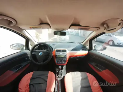 Usata Fiat Grande Punto 75 CV (55 kW) 2006 Nero Utilitaria