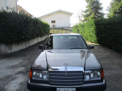 usata Mercedes E200 E 200ASI