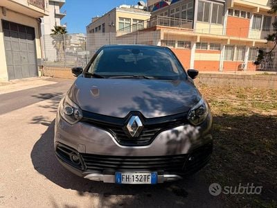 Occasion Renault Captur 90 ch (66 kW) 2017 Gris SUV