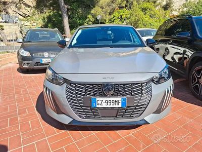 Gebraucht Peugeot 208 Allure 101 PS (74 kW) 2025 Grau Kleinwagen