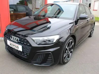 Usata Audi A1 Ambiente 116 CV (85 kW) 2019 Schwarz metallic SUV