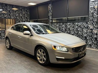 Usata Volvo S60 Momentum 115 CV (84 kW) 2013 Argento Berlina