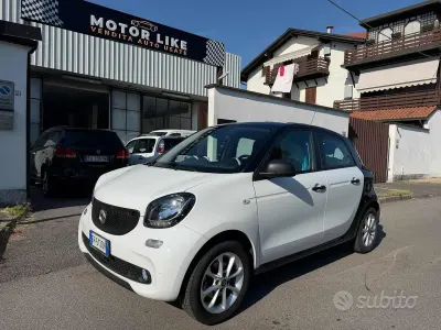 Usado Smart ForFour Passion 71 CV (52 kW) 2019 Blanco Utilitario