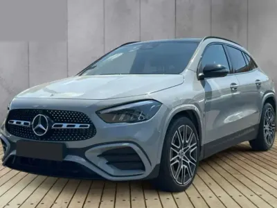 Usata Mercedes GLA200 AMG Line Premium 150 CV (110 kW) 2025 Grigio SUV