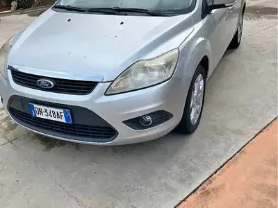 Usata Ford Focus 90 CV (66 kW) 2008 Grigio Station wagon