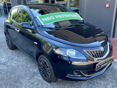 Usata Lancia Ypsilon Silver 69 CV (50 kW) 2022 Nero Utilitaria