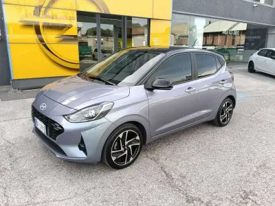 Usata Hyundai i10 67 CV (49 kW) 2023 Blu/azzurro Utilitaria