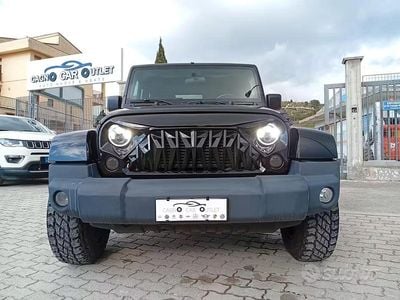 Usata Jeep Wrangler Sahara 176 CV (129 kW) 2010 Nero SUV