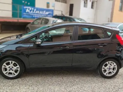 Gebraucht Ford Fiesta Titanium 75 PS (55 kW) 2014 Schwarz Kleinwagen