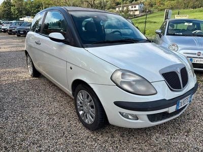 Usata Lancia Ypsilon 60 CV (44 kW) 2006 Bianco Utilitaria