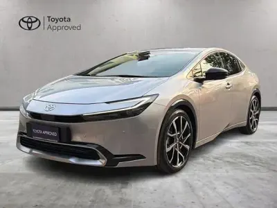 Usata Toyota Prius Lounge 2024 Silver metallic Utilitaria