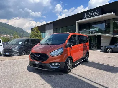Usata Ford Tourneo Active 170 CV (125 kW) 2023 Arancione Monovolume