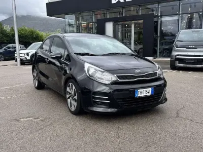 Usata Kia Rio 90 CV (66 kW) 2017 Nero Berlina