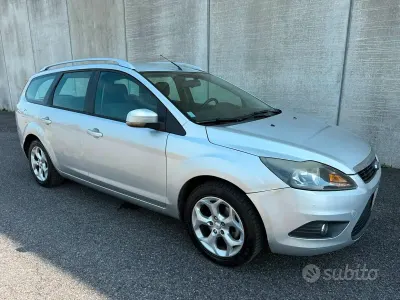 Usata Ford Focus 109 CV (80 kW) 2010 Grigio Station wagon