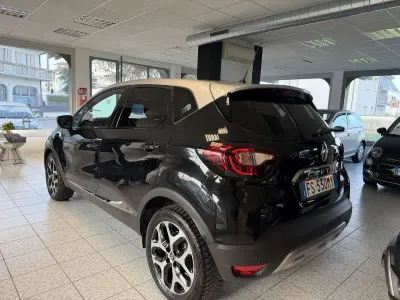 Usata Renault Captur 90 CV (66 kW) 2018 Nero SUV