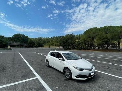 Toyota Auris Hybrid