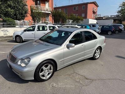 Usata Mercedes C200 Avantgarde 163 CV (119 kW) 2000 Argento Berlina