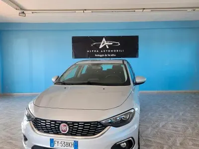 Käytetty Fiat Tipo Lounge 120 HP (88 kW) 2019 Harmaa Sedan