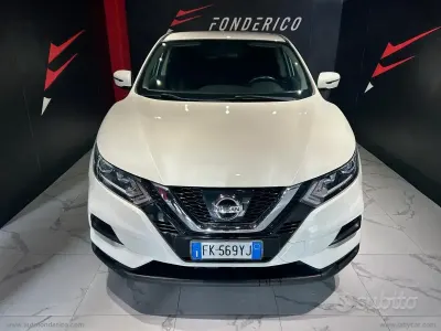 Usado Nissan Qashqai N-Connecta 110 CV (80 kW) 2017 Blanco SUV