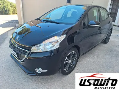 Usata Peugeot 208 68 CV (50 kW) 2015 Bluazzurro Utilitaria