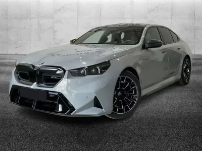 Usata BMW M5 727 CV (534 kW) 2025 Grigio SUV