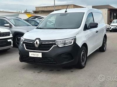 Usata Renault Kangoo 95 CV (69 kW) 2023 Bianco Monovolume