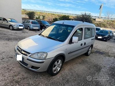 Usata Opel Combo Enjoy 94 CV (69 kW) 2007 Grigio Monovolume
