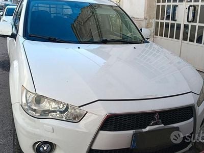 Usata Mitsubishi Outlander 156 CV (114 kW) 2010 Bianco SUV