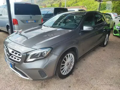 Usata Mercedes GLA180 Executive 122 CV (89 kW) 2018 Grigio SUV