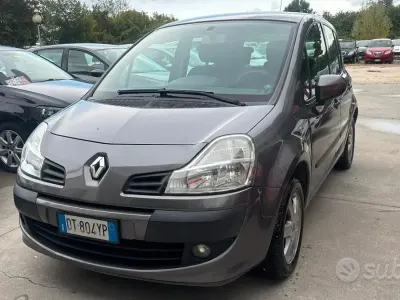 Usata Renault Modus Dynamique 85 CV (62 kW) 2009 Grigio Monovolume