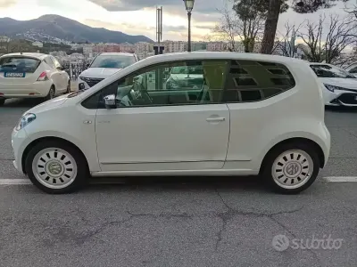 Begagnad VW up! 75 HK (55 kW) 2012 Vit Halvkombi
