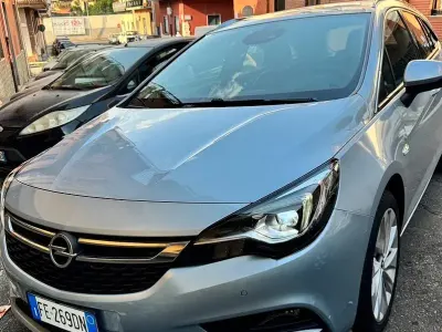 Usata Opel Astra Sport 110 CV (80 kW) 2016 Grigio Station wagon