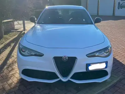 Usata Alfa Romeo Giulia 180 CV (132 kW) 2018 Bianco Berlina
