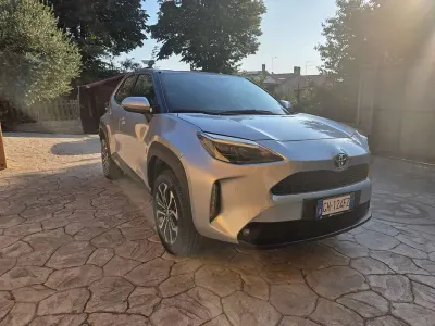 Usata Toyota Yaris Cross Trend 92 CV (67 kW) 2021 Argento SUV