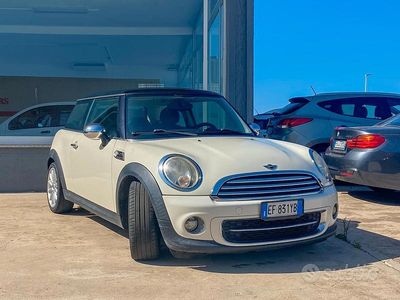 Usata Mini Cooper D 112 CV (82 kW) 2011 Beige Utilitaria