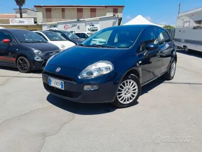 Usata Fiat Punto Street 77 CV (56 kW) 2017 Blu Utilitaria